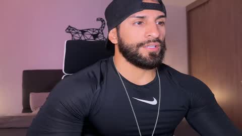 Snapshot of samdornan chatting on 03.04.25 Sam Dornan online show from 03.04.25