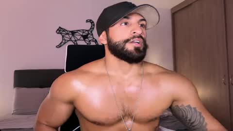 Snapshot of samdornan chatting on 03.05.25 Sam Dornan online show from 03.05.25