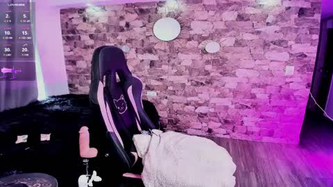 samiacooper25 online show from 04.19.26