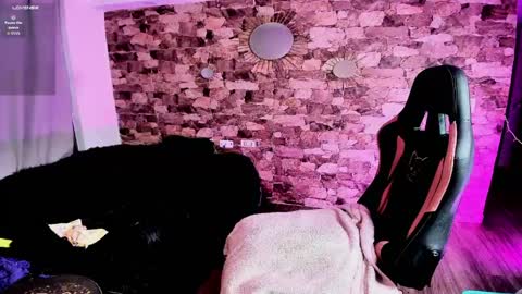 samiacooper25 online show from 04.20.26