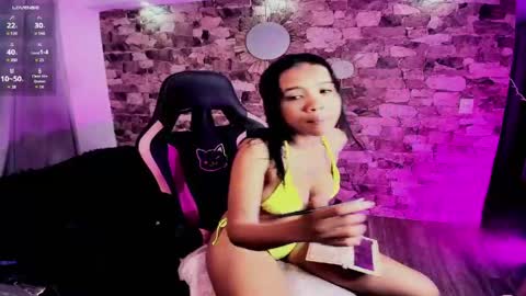 samiacooper25 online show from 04.21.26