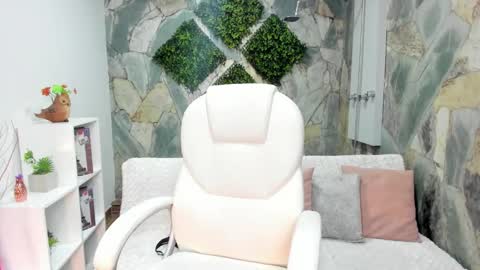 Snapshot of samii_live chatting on 12.18.24 Samii online show from 12.18.24