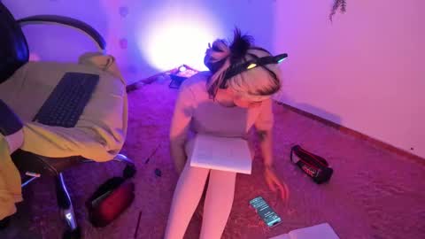   online show from 02.10.25