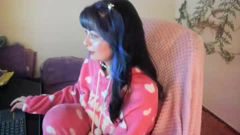   online show from 10.25.25