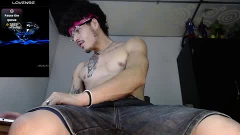 Snapshot of sammytop22 chatting on 05.19.26 sammy model independiente online show from 05.19.26