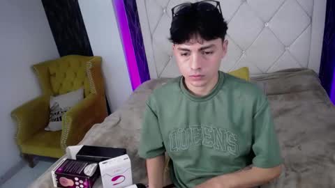 Snapshot of samu_foxxx chatting on 09.29.25 SAMU online show from 09.29.25