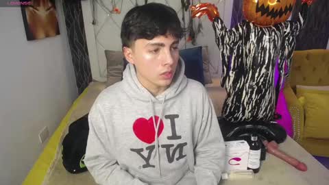 Snapshot of samu_foxxx chatting on 10.29.25 SAMU online show from 10.29.25