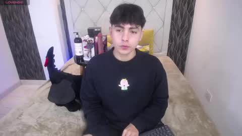 Snapshot of samu_foxxx chatting on 11.24.25 SAMU online show from 11.24.25