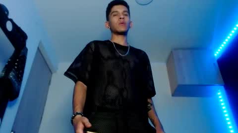   online show from 03.02.25