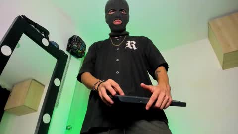   online show from 09.11.25