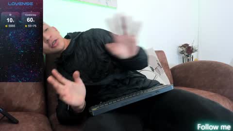 Snapshot of samuel_up chatting on 01.24.25 Samuel online show from 01.24.25