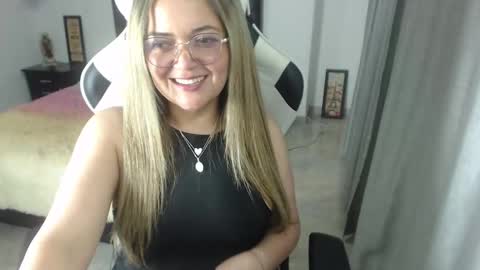 Snapshot of samy_vsn chatting on 01.30.25 samy_vsn online show from 01.30.25