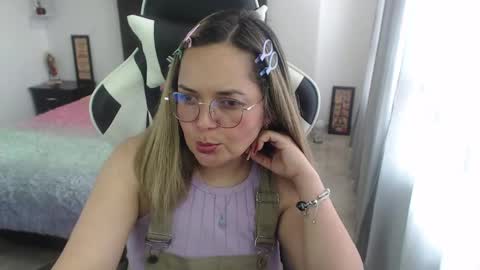 Snapshot of samy_vsn chatting on 02.06.25 samy_vsn online show from 02.06.25