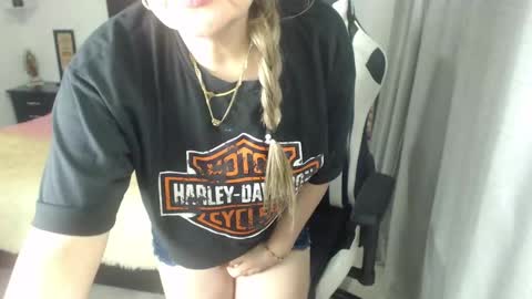 Snapshot of samy_vsn chatting on 02.11.25 samy_vsn online show from 02.11.25