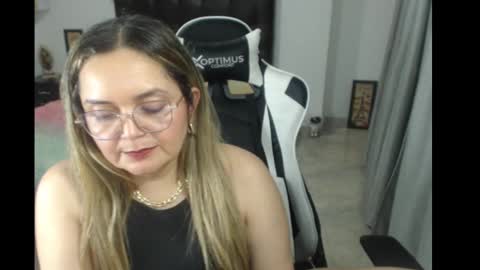 Snapshot of samy_vsn chatting on 03.08.25 samy_vsn online show from 03.08.25