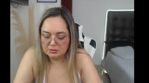 Snapshot of samy_vsn chatting on 09.16.25 samy_vsn online show from 09.16.25