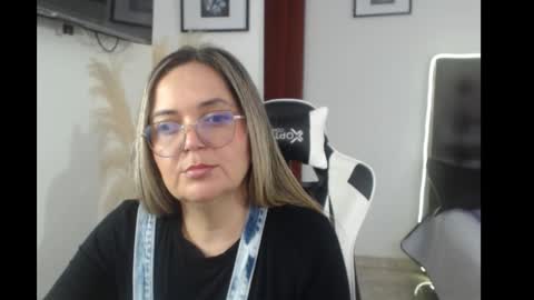 Snapshot of samy_vsn chatting on 09.20.25 samy_vsn online show from 09.20.25