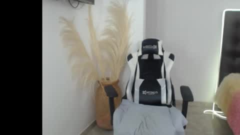 Snapshot of samy_vsn chatting on 10.19.25 samy_vsn online show from 10.19.25