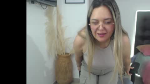 Snapshot of samy_vsn chatting on 11.09.25 samy_vsn online show from 11.09.25