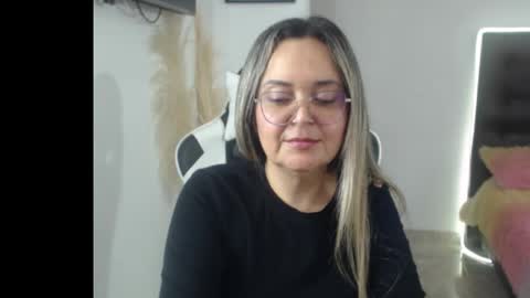 Snapshot of samy_vsn chatting on 11.13.25 samy_vsn online show from 11.13.25