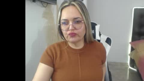 Snapshot of samy_vsn chatting on 11.30.25 samy_vsn online show from 11.30.25