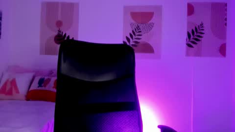 Snapshot of samylewis4_20 chatting on 11.28.25 sammy online show from 11.28.25