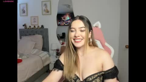 Snapshot of samysweet_8 chatting on 01.08.25 Samanta online show from 01.08.25