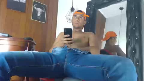 Snapshot of sander_ath chatting on 09.11.25 Sander online show from 09.11.25