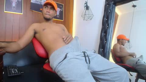 Snapshot of sander_ath chatting on 10.08.25 Sander online show from 10.08.25