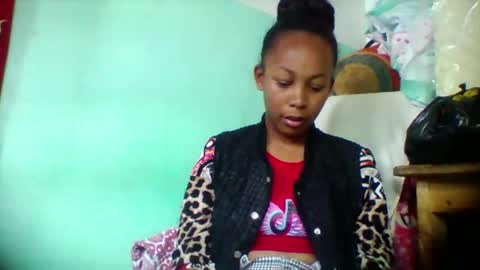 sandra1253099 online show from 12.04.25