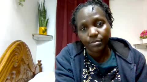 Snapshot of sandra_milly chatting on 06.22.26 sandra online show from 06.22.26
