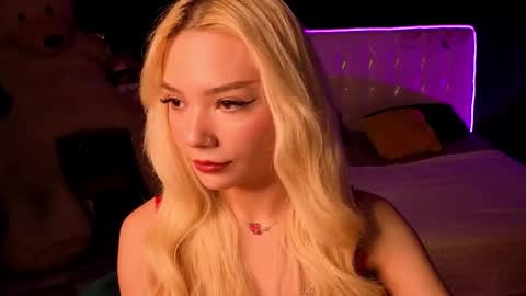 Sandy  online show from 11.19.25