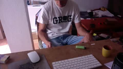 Snapshot of sandropertoni chatting on 10.14.25 lucas online show from 10.14.25