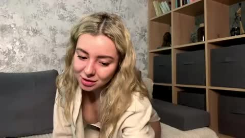 Sandy online show from 04.15.26
