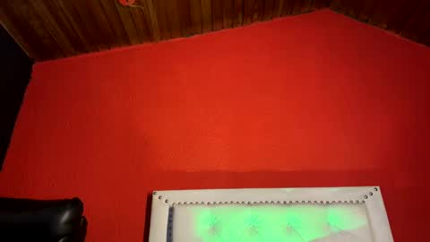 Snapshot of santi_fabulous chatting on 12.18.24 santi_fabulous online show from 12.18.24