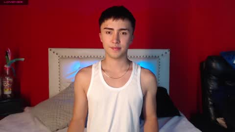 Snapshot of santi_fabulous chatting on 12.30.24 santi_fabulous online show from 12.30.24