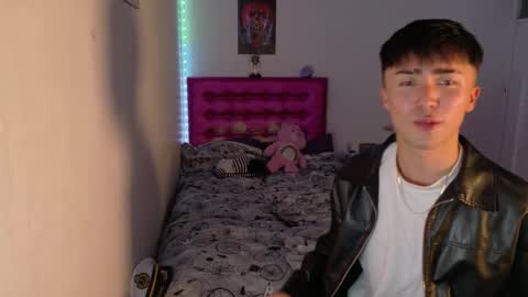 Snapshot of santi_fabulous chatting on 12.19.25 santi_fabulous online show from 12.19.25