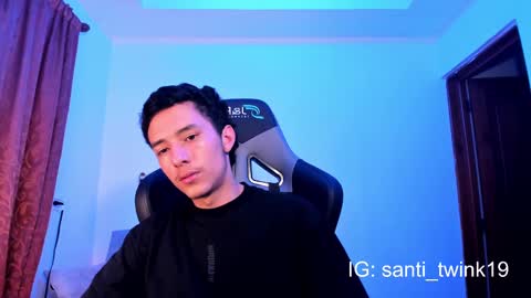 santi_twink19 online show from 12.18.24