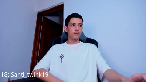santi_twink19 online show from 02.14.25