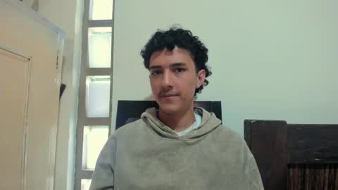 santi_twink19 online show from 10.12.25