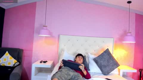 SantiAbader online show from 11.09.25