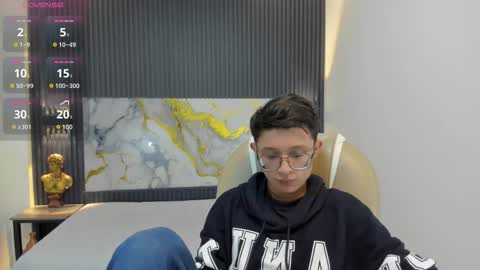 Snapshot of santiago_russo18 chatting on 10.06.25 santiago_russo18 online show from 10.06.25