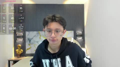 Snapshot of santiago_russo18 chatting on 10.20.25 santiago_russo18 online show from 10.20.25