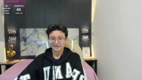 Snapshot of santiago_russo18 chatting on 11.09.25 santiago_russo18 online show from 11.09.25