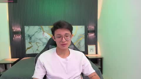 Snapshot of santiago_russo18 chatting on 01.31.26 santiago_russo18 online show from 01.31.26