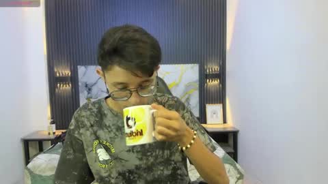 Snapshot of santiago_russo18 chatting on 02.15.26 santiago_russo18 online show from 02.15.26