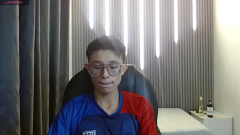 Snapshot of santiago_russo18 chatting on 02.20.26 santiago_russo18 online show from 02.20.26