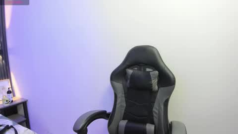 Snapshot of santiago_russo18 chatting on 02.22.26 santiago_russo18 online show from 02.22.26