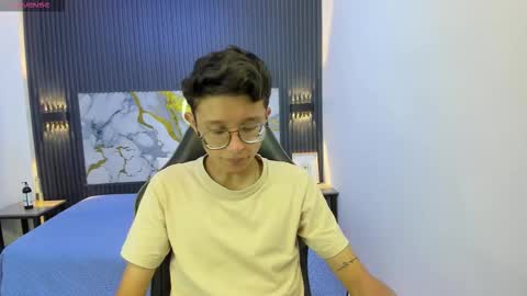 Snapshot of santiago_russo18 chatting on 03.02.26 santiago_russo18 online show from 03.02.26