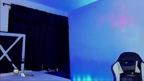 Snapshot of santiagoreyesft chatting on 02.13.25 Santi Reyes online show from 02.13.25